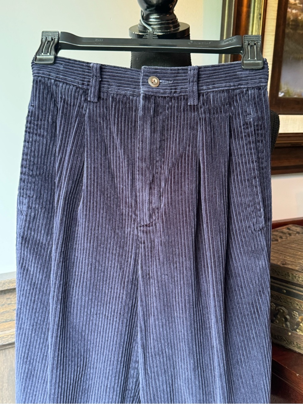 Eddie Bauer Navy Corduroy Pleated Trousers Sz 2 EUC - Picture 2 of 6
